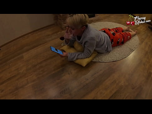 ❤️ Gekke blonde sûgje Enorme lul dy't derop sûgje en stuiterje - Anale seks ️ Porno fb by wy