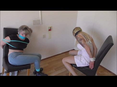 ❤️ Ferslave / fêstbûn en gagged / famke yn need ️ Porno fb by wy